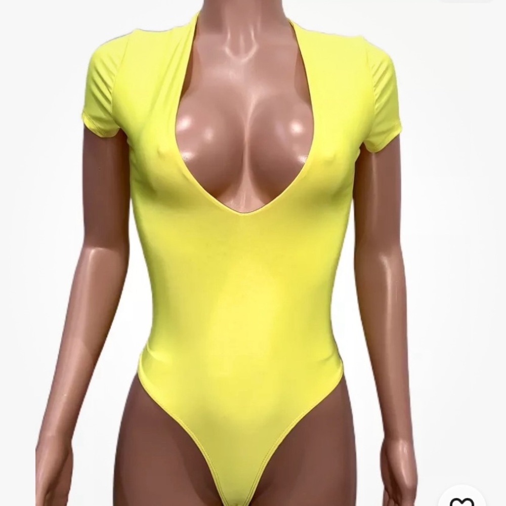 Chic Yellow V-Neck Bodysuit